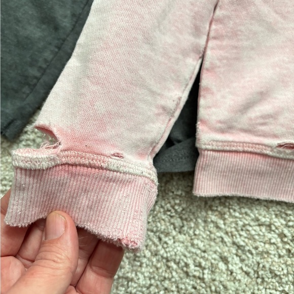 4T/5T bundle Colorful Peace Sign T-Shirt Tie-Dye Shorts Batman H&M sweatshirt - Picture 7 of 9